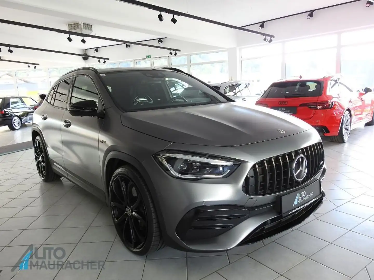 Mercedes-Benz GLA 35 AMG 4Matic*VOLL* Grau - 2