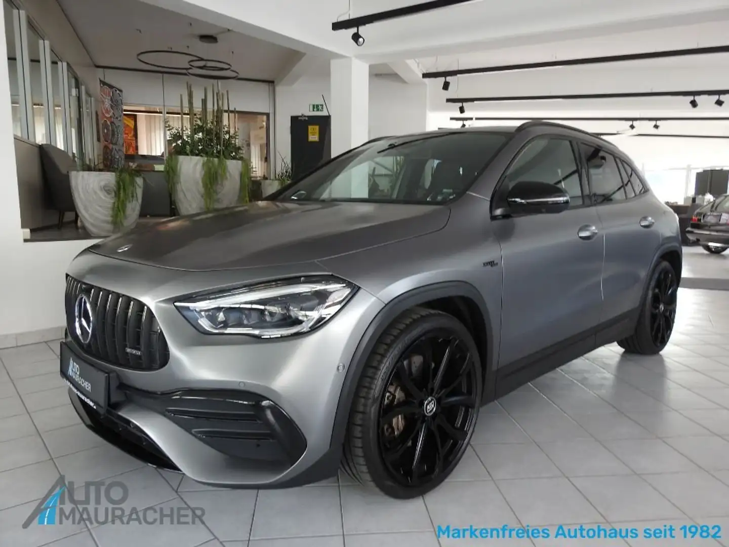 Mercedes-Benz GLA 35 AMG 4Matic*VOLL* Grau - 1
