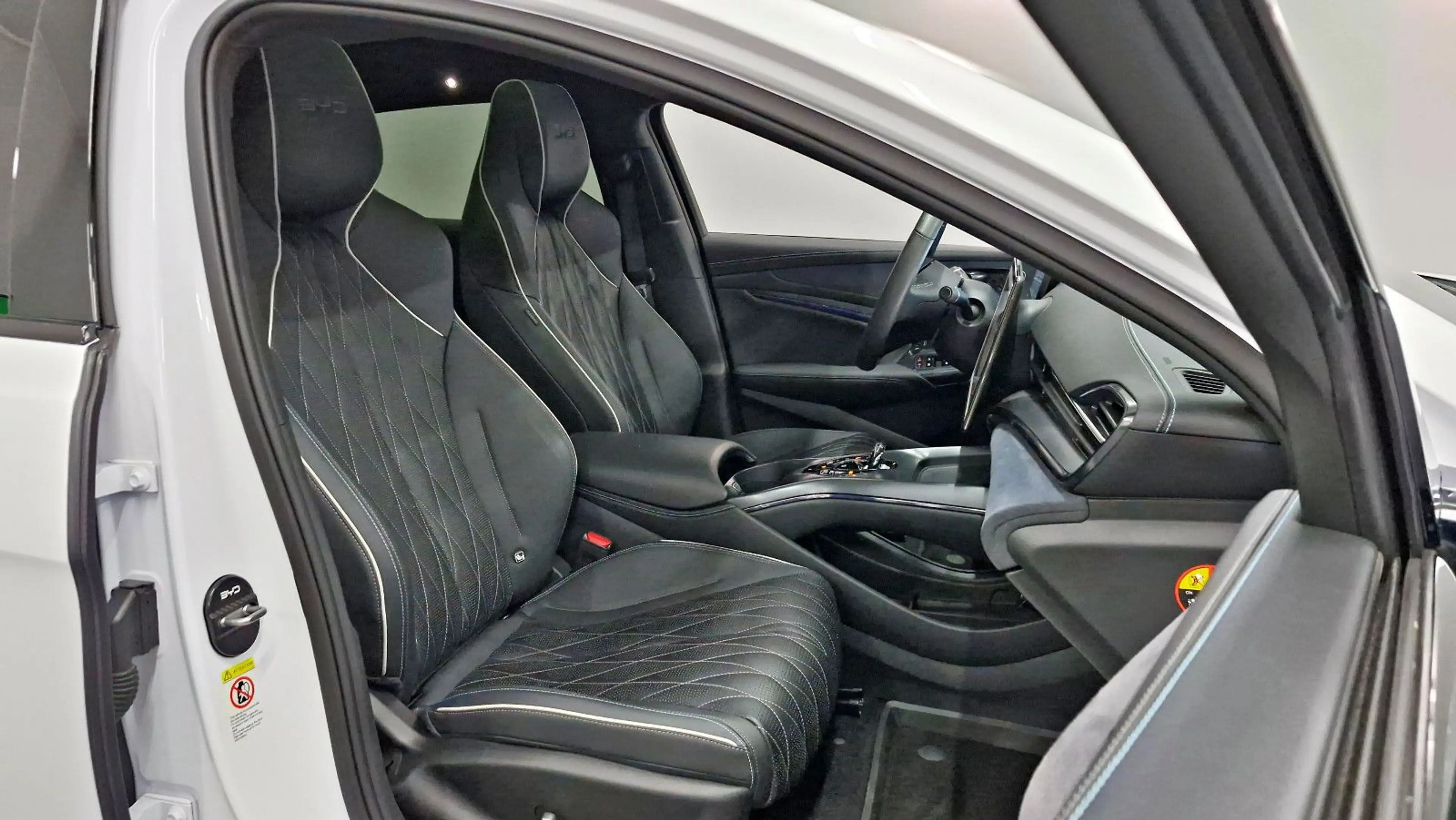 BYD Seal Seal 390 kW AWD Excellence / HUD / Pano. — photo 5