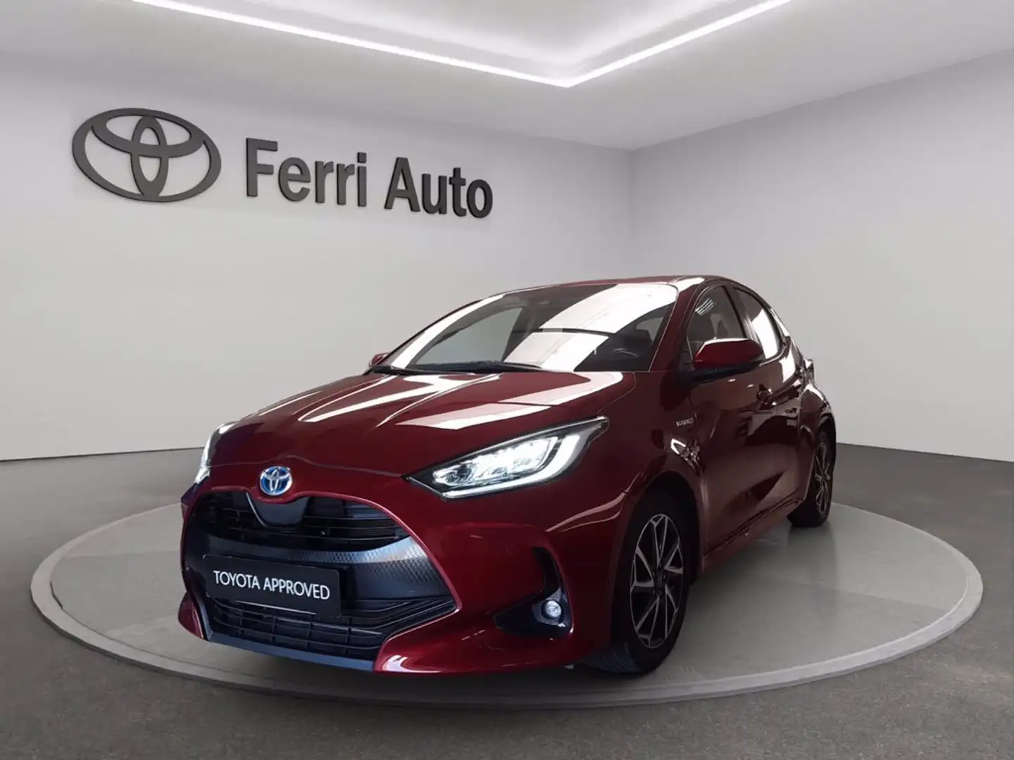 Toyota Yaris 1.5h trend crvena - 1