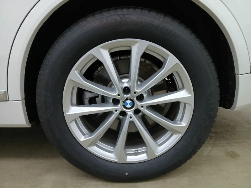 BMW X7 xDr. 40dA Pano 6Sitzer ACC Park+ HuD Standh. — photo 12