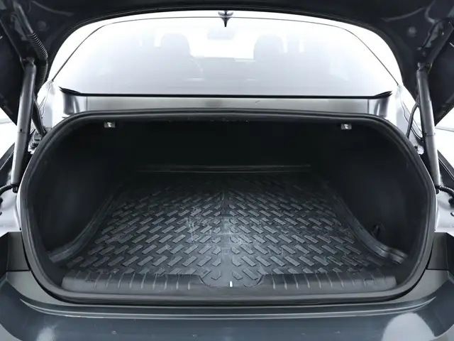 Hyundai Ioniq 6 view 6