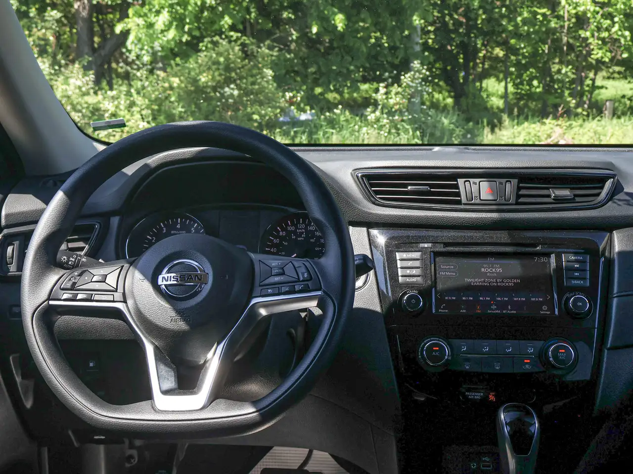 Nissan Rogue снимка Nissan Rogue