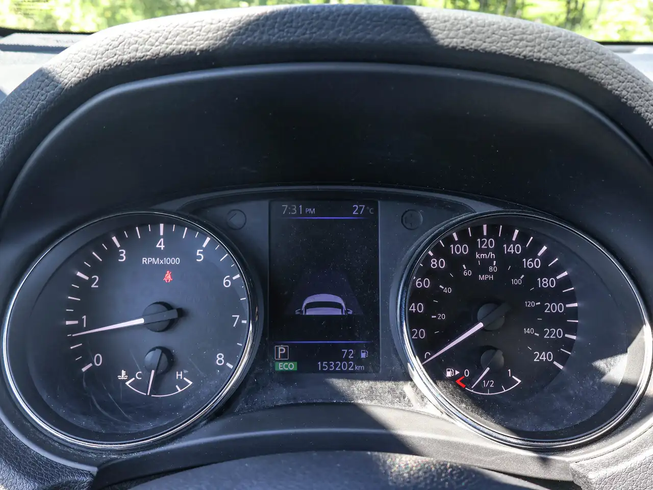Nissan Rogue снимка Nissan Rogue