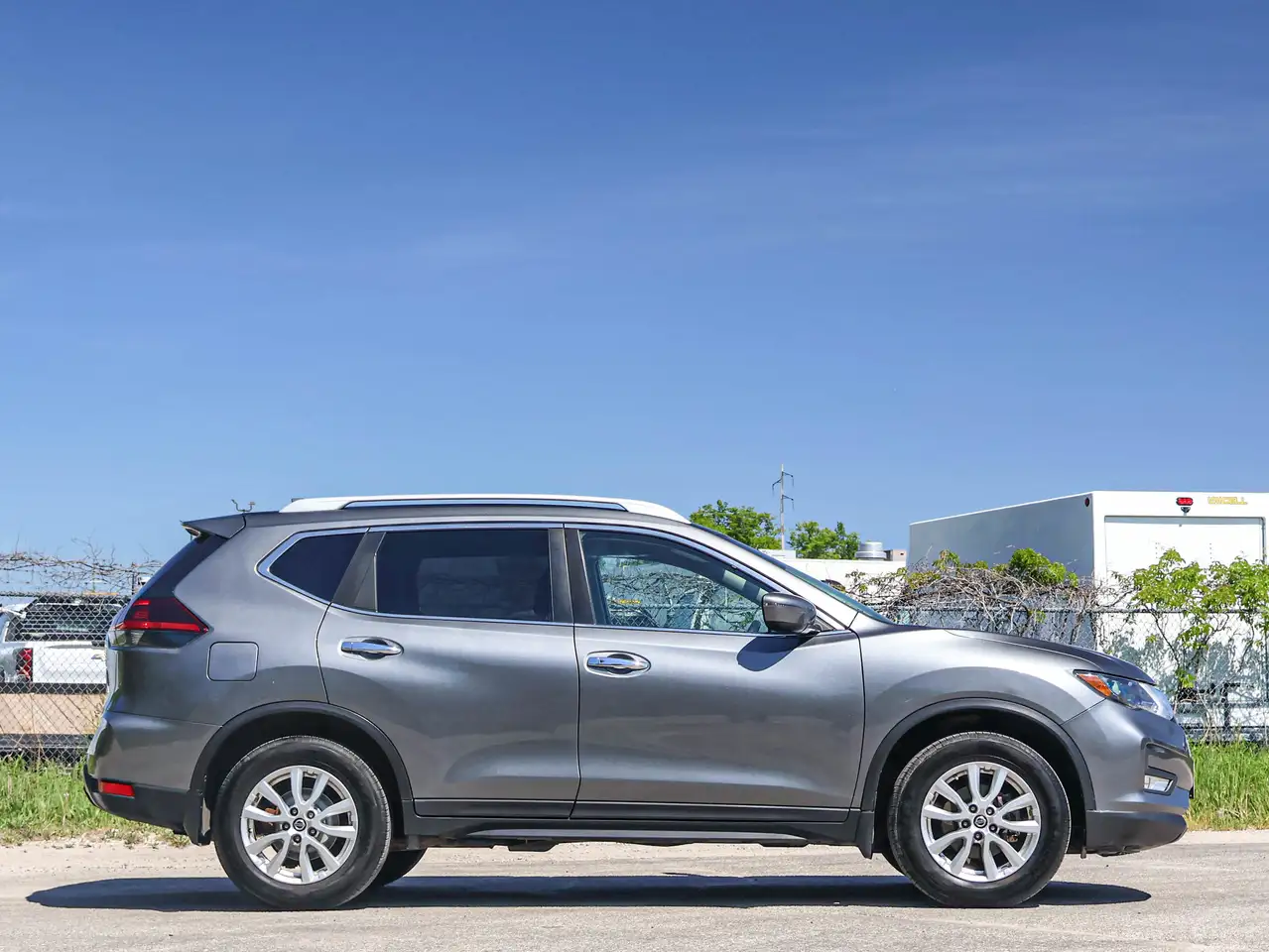 Nissan Rogue снимка Nissan Rogue
