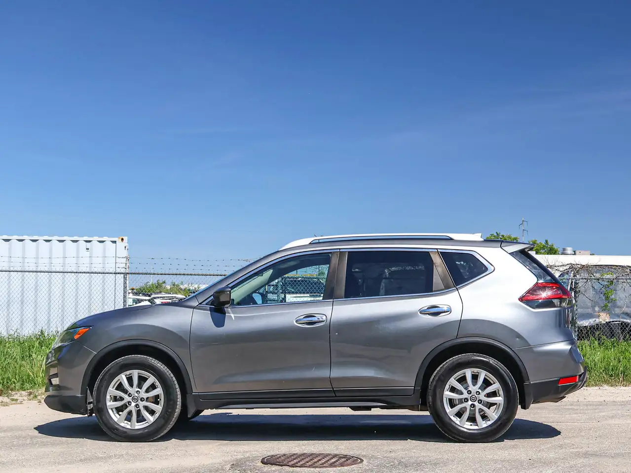 Nissan Rogue снимка Nissan Rogue