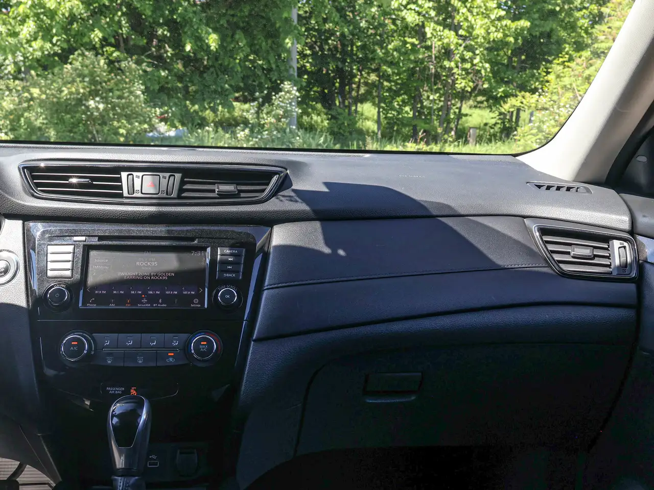 Nissan Rogue снимка Nissan Rogue