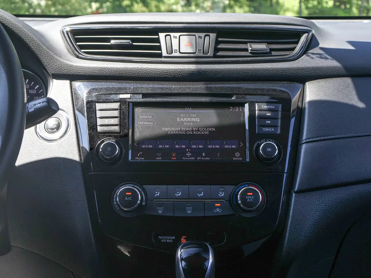 Nissan Rogue снимка Nissan Rogue