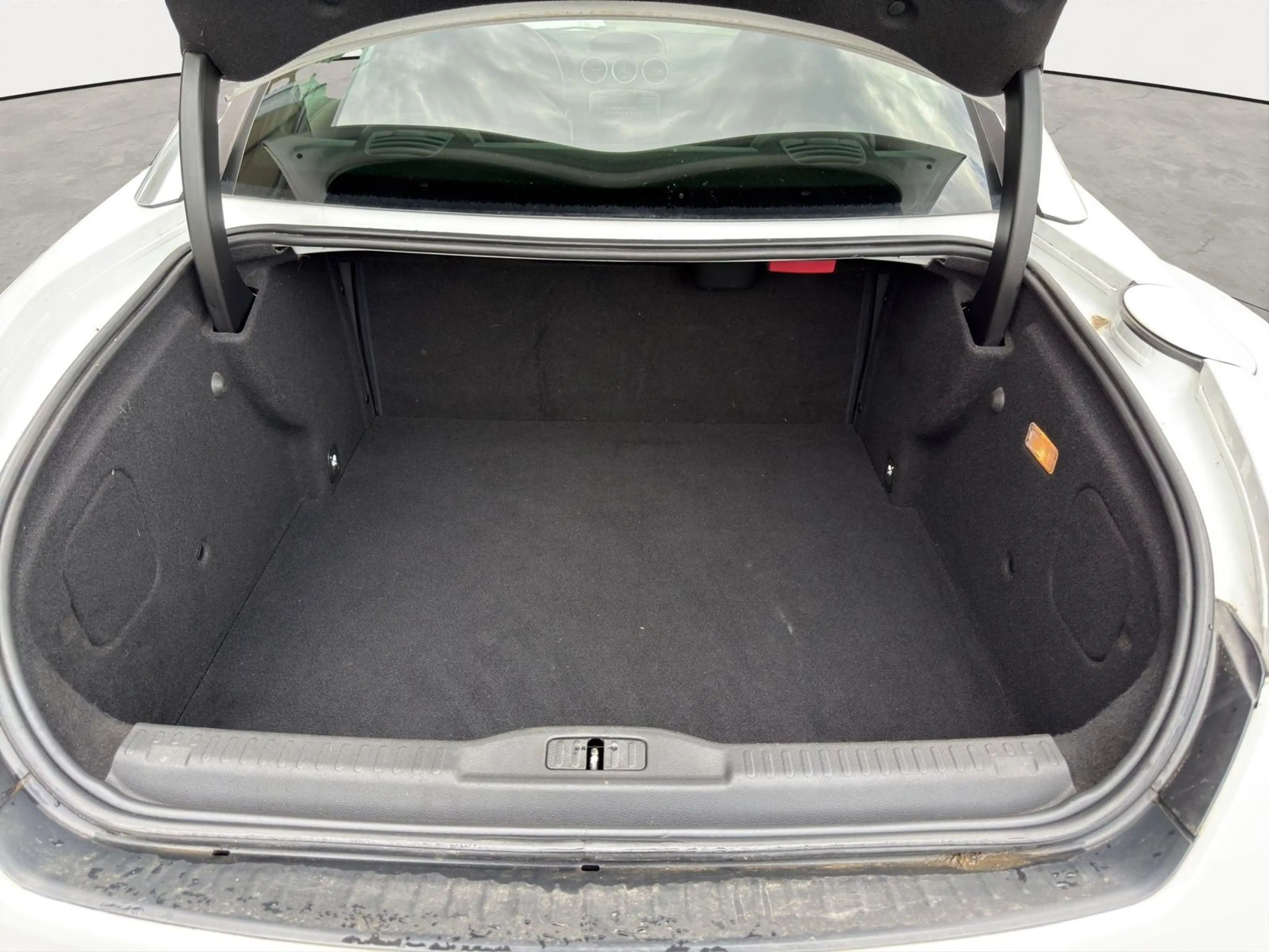 Peugeot RCZ 1.6 200 THP Basis — photo 11