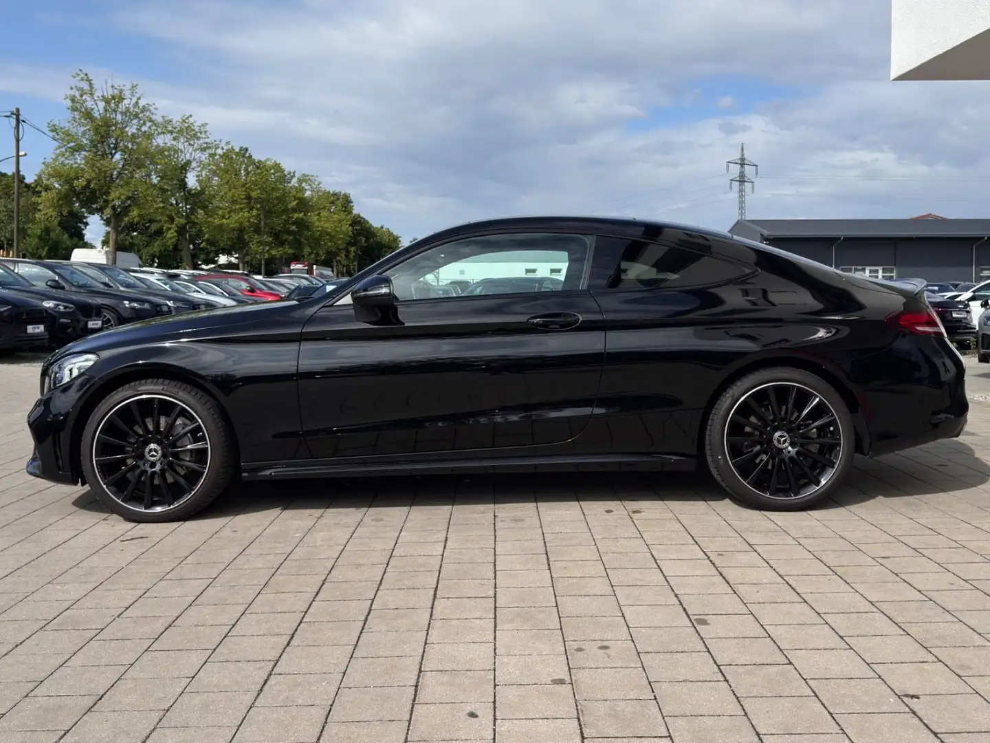 Mercedes-Benz C 200 Coupe 4M.LED Navi Pano AMG Distronic Night Noir - 2