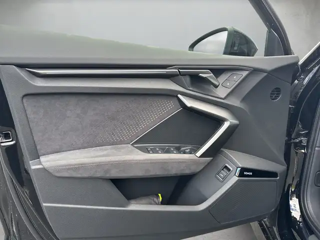 Audi RS3 view 6
