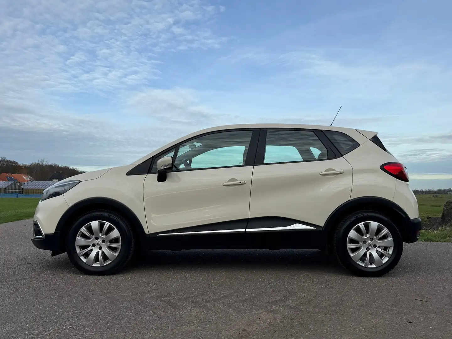 Renault Captur 0.9 TCe Expression | slechts 101.730 km | Key-Less Brun - 2