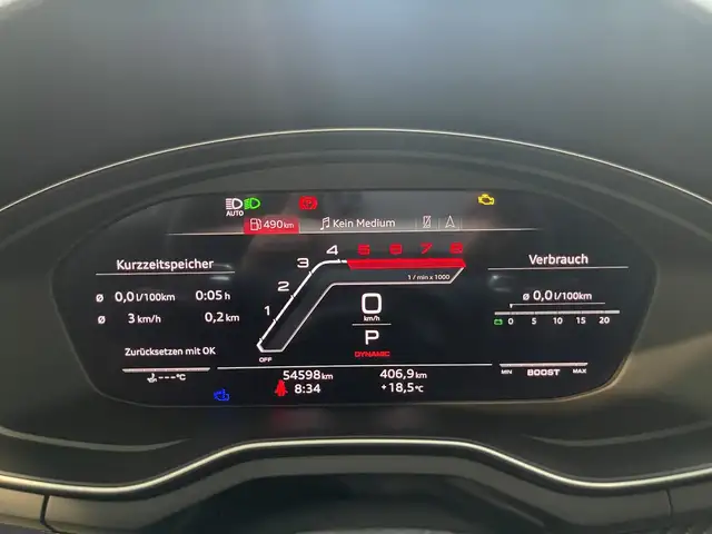 Audi RS4 view 10