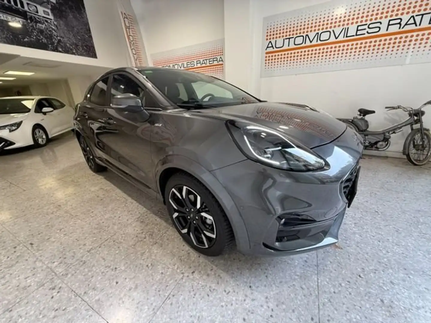 Ford Puma Hybrid ST-Line Gris - 1