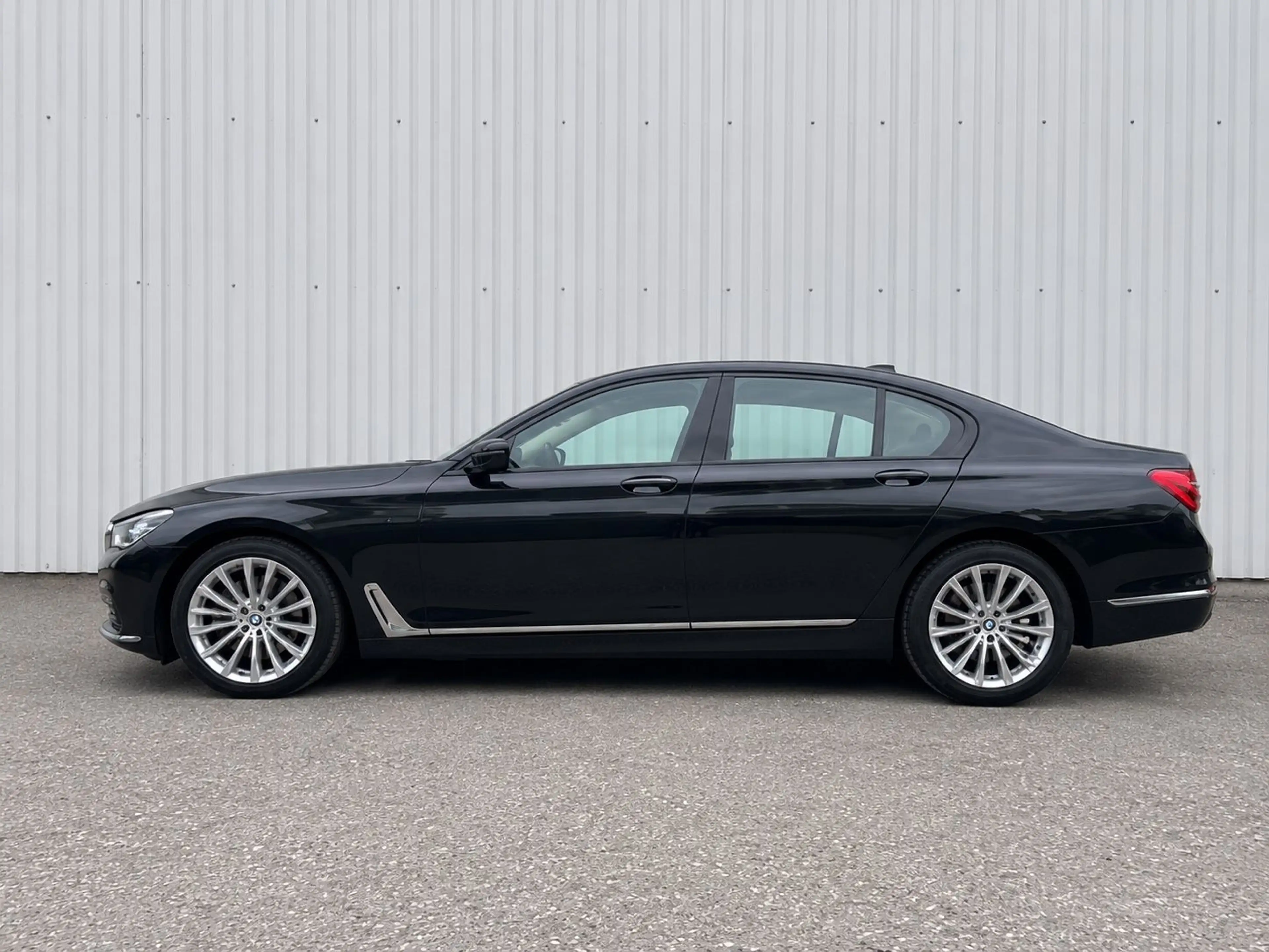 BMW 740 d xDrive*HUD*Soft Close*Massage*360 Kamera* — photo 3
