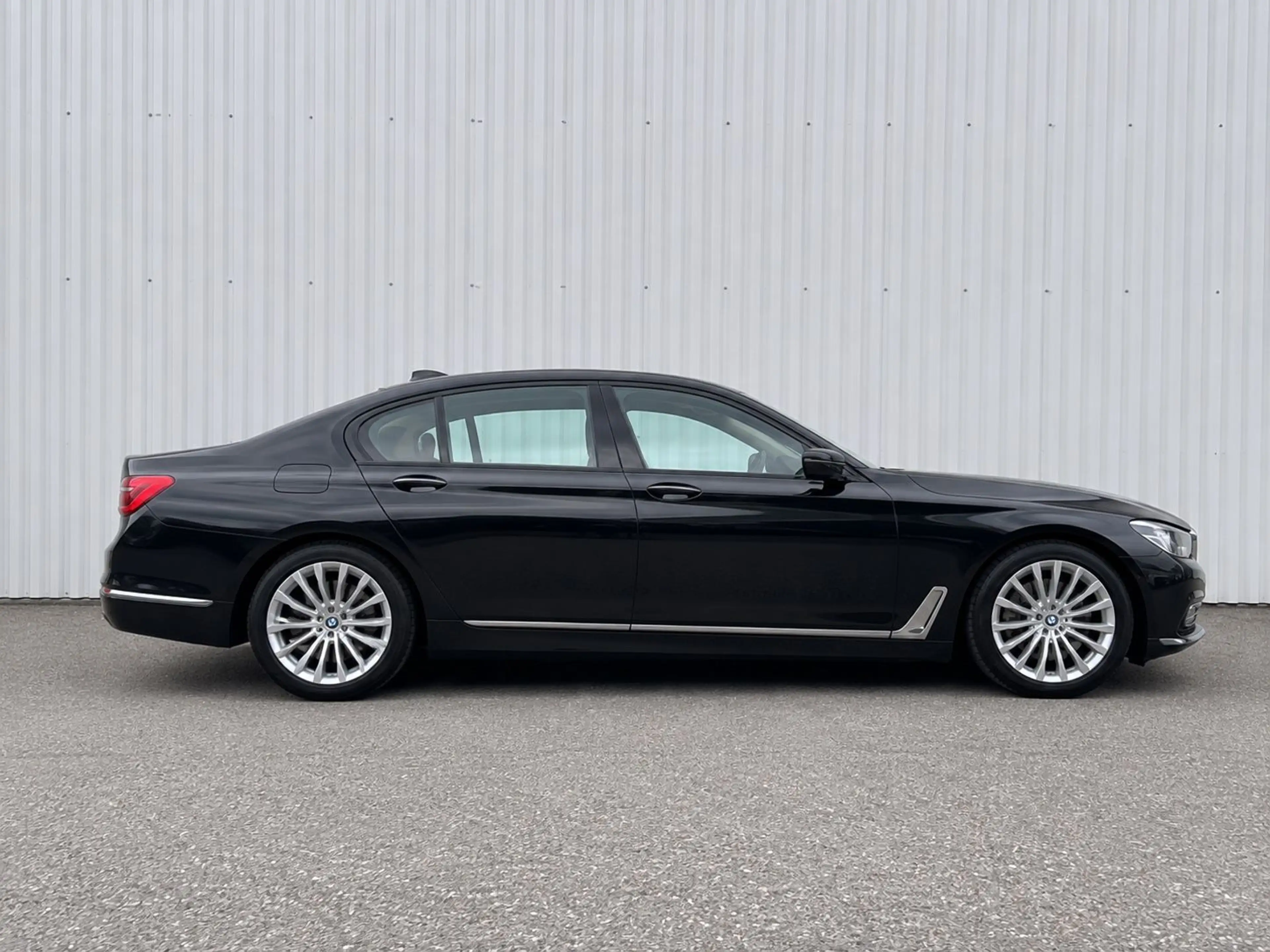 BMW 740 d xDrive*HUD*Soft Close*Massage*360 Kamera* — photo 23