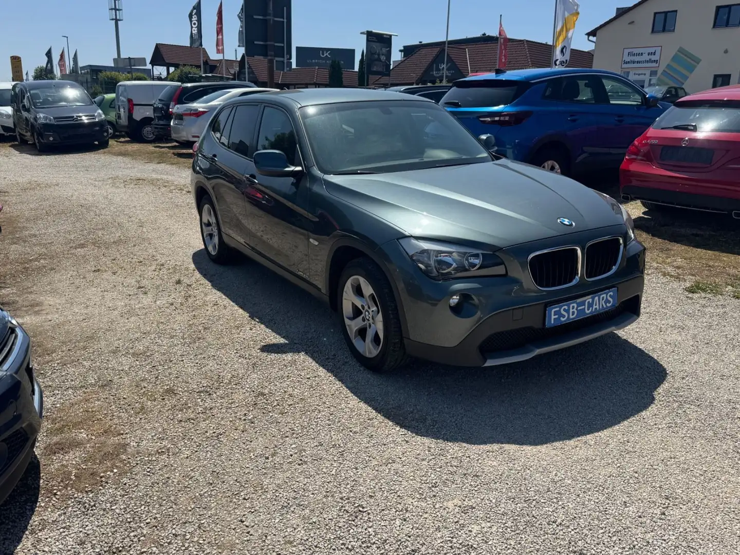 BMW X1 Baureihe X1 18 i sDrive Grün - 2