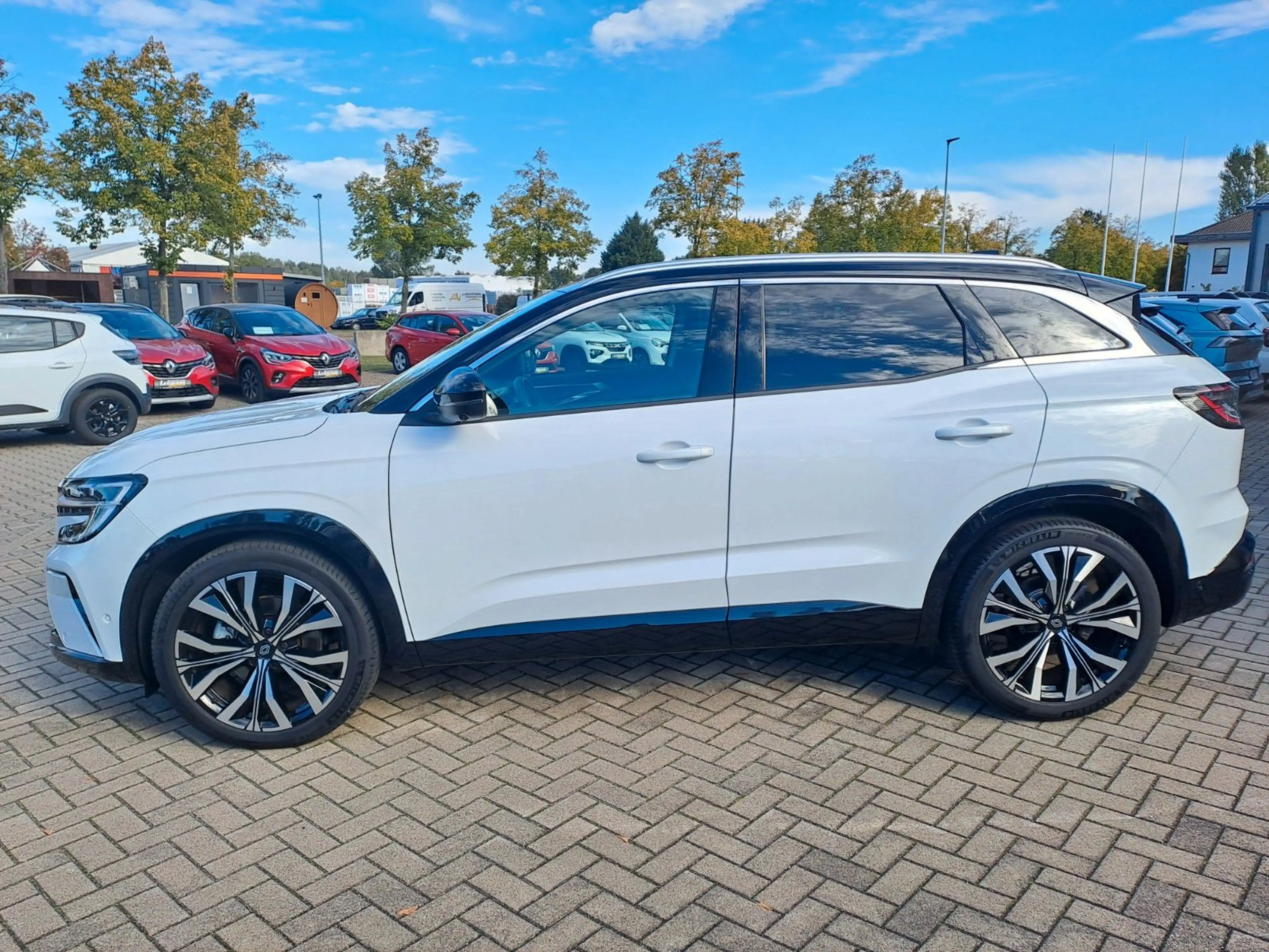 Renault Austral Iconic Hybrid 200 — photo 8