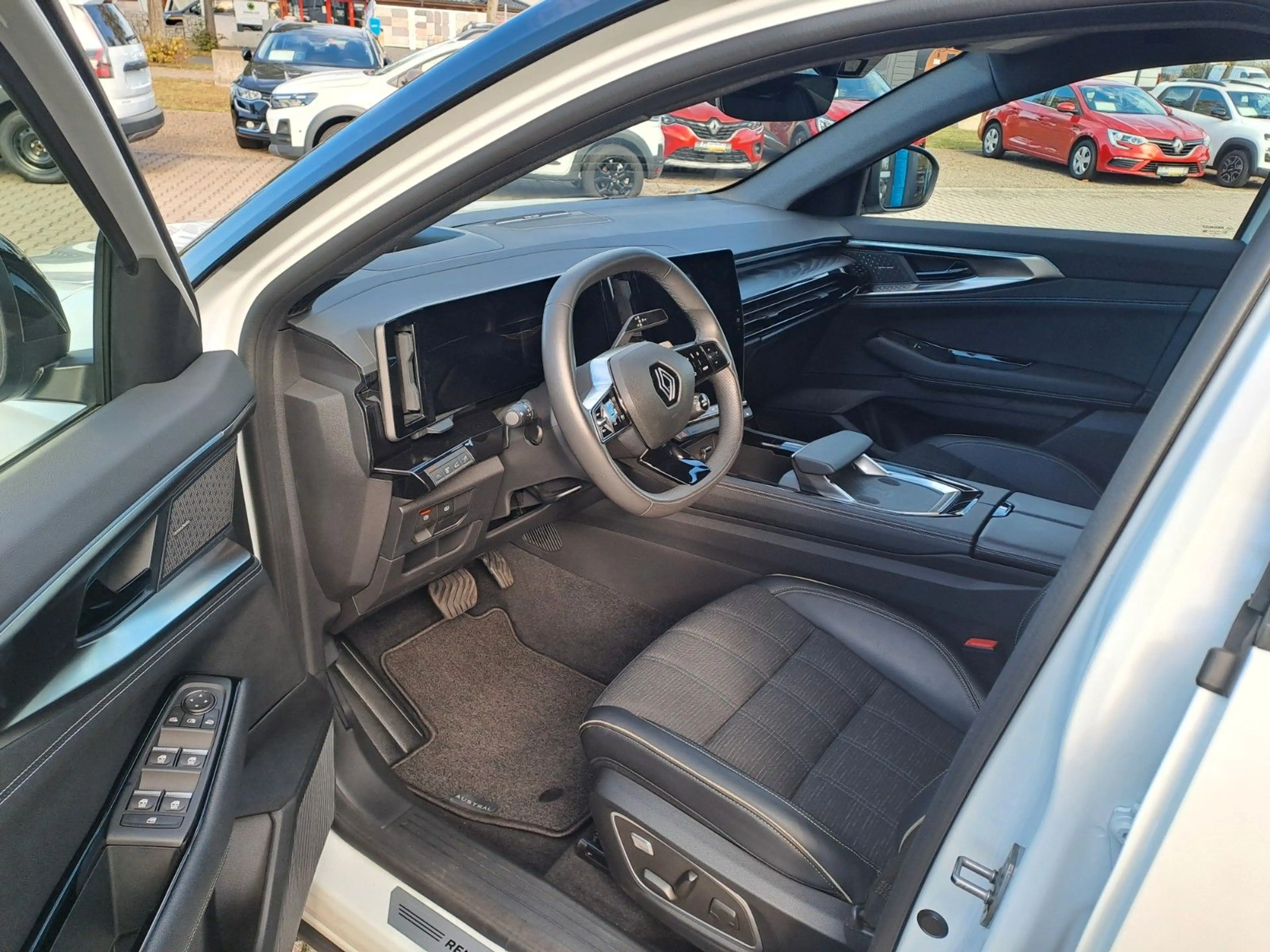 Renault Austral Iconic Hybrid 200 — photo 10