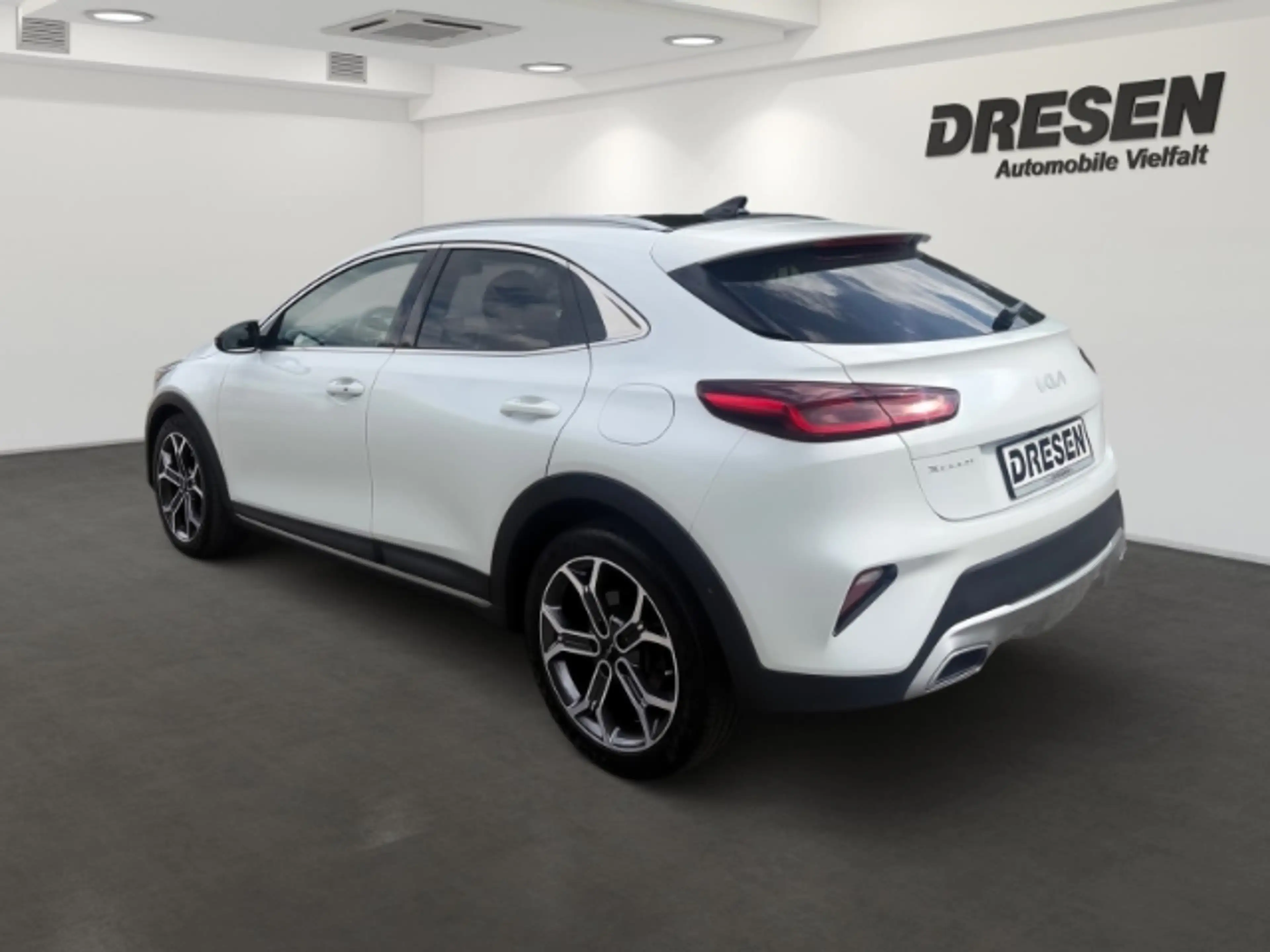 Kia XCeed PLATINUM ED 1.5 T-GDI DCT7 GLASDACH,NAVI,DAB — photo 4