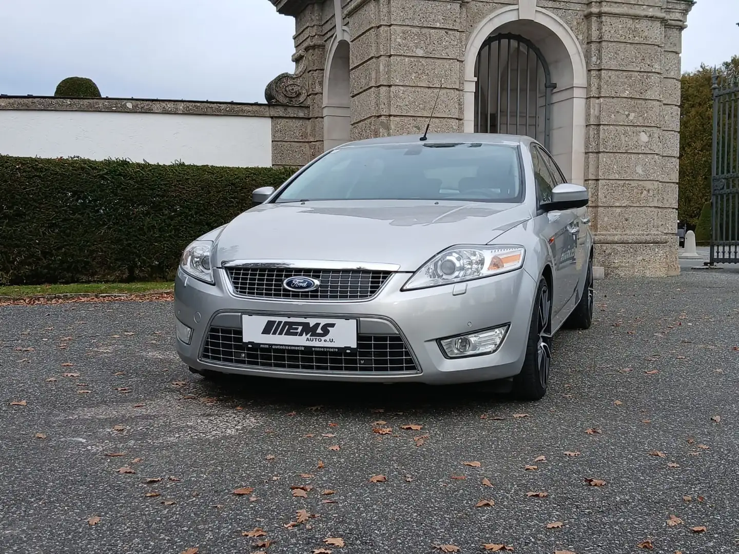 Ford Mondeo Ghia X *PICKERL*PDC*NAVI*LEDER* Grau - 1