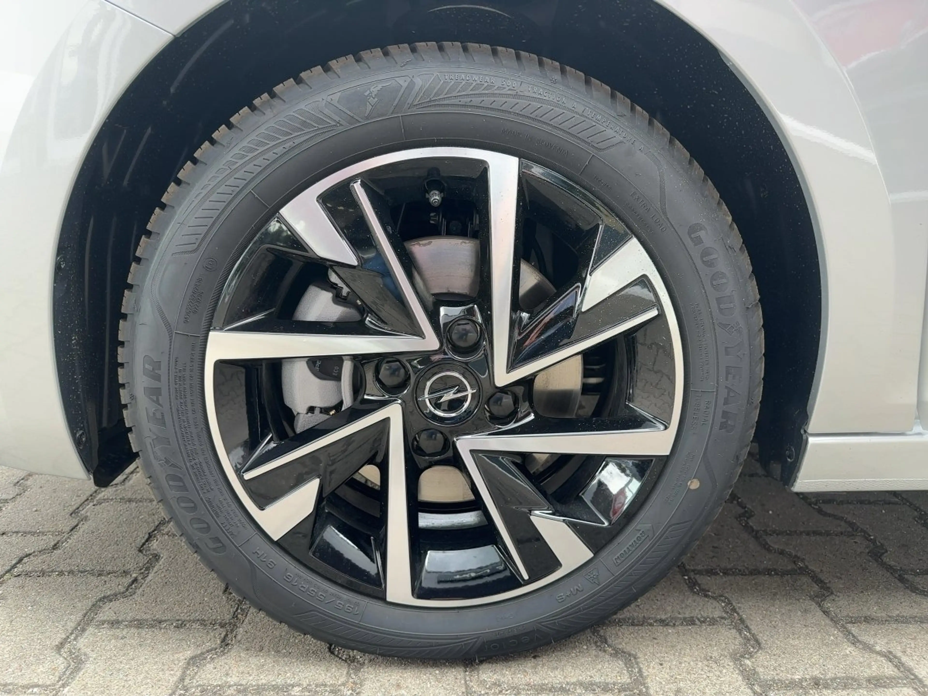 Opel Corsa GS *Komfort+Info*PAKET+Kamera+Allwetter* — photo 14