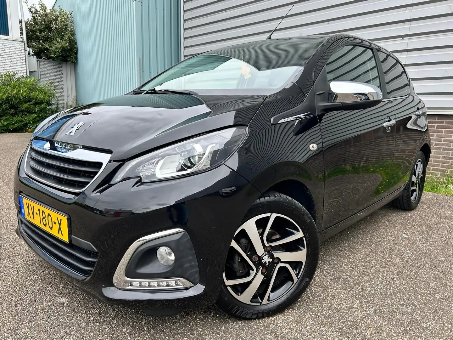 Peugeot 108 1.0 e-VTi Allure Noir - 1