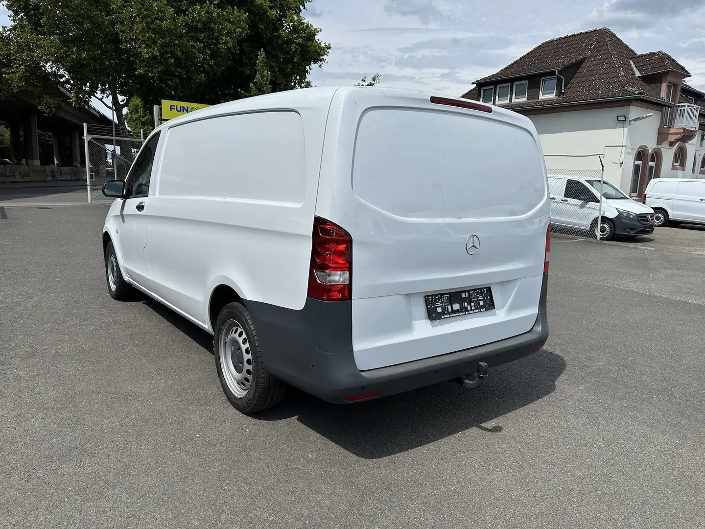 Mercedes-Benz Vito 114 CDI 4x4 lang Sortimo 2,5 to AHK Blanc - 2