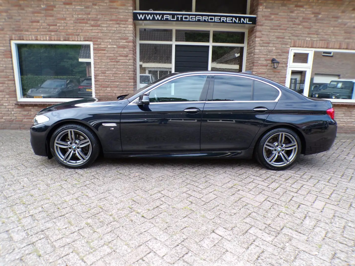 BMW 520 5-serie 520i M Sport Edition High Executive Schwarz - 2