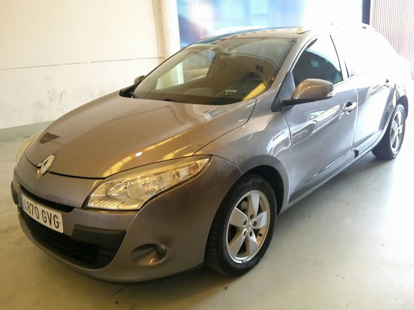 Renault Megane Sport Tourer 1.6 Dynamique Gris - 1