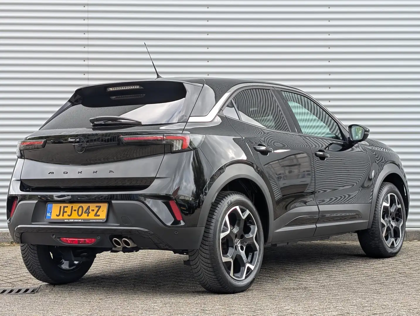 Opel Mokka Ultimate+ 1.2 Turbo 130pk EAT8 | ALCANTARA/LEDER | Zwart - 2