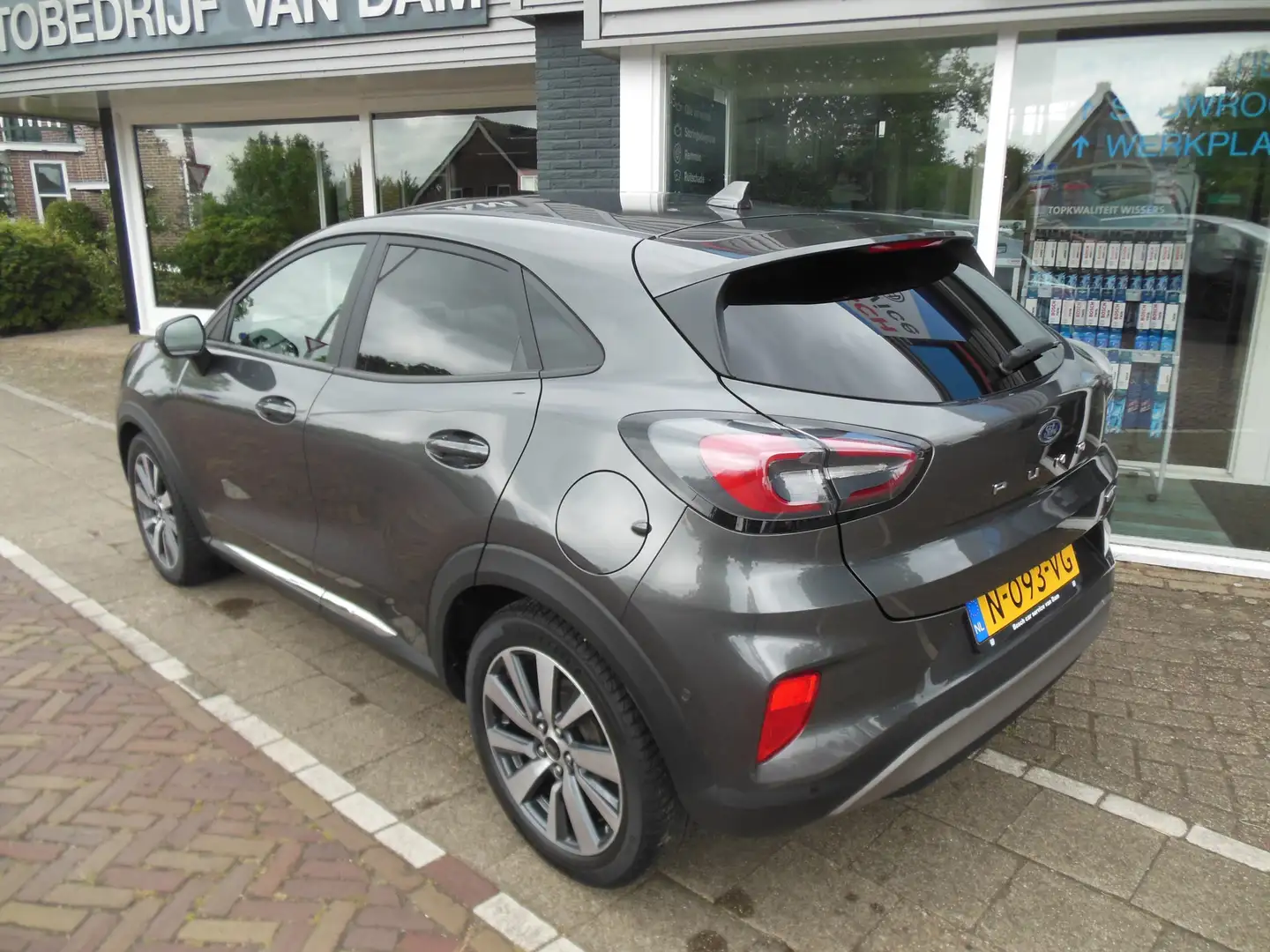 Ford Puma 1.0 EcoBoost Hybrid Titanium 12 maanden Bovag gara Grijs - 2