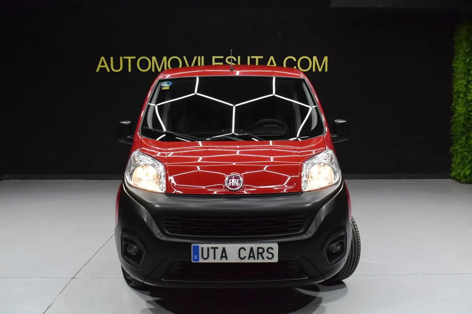 Fiat Fiorino Comercial Cargo 1.4 Natural Power Base Rojo - 2