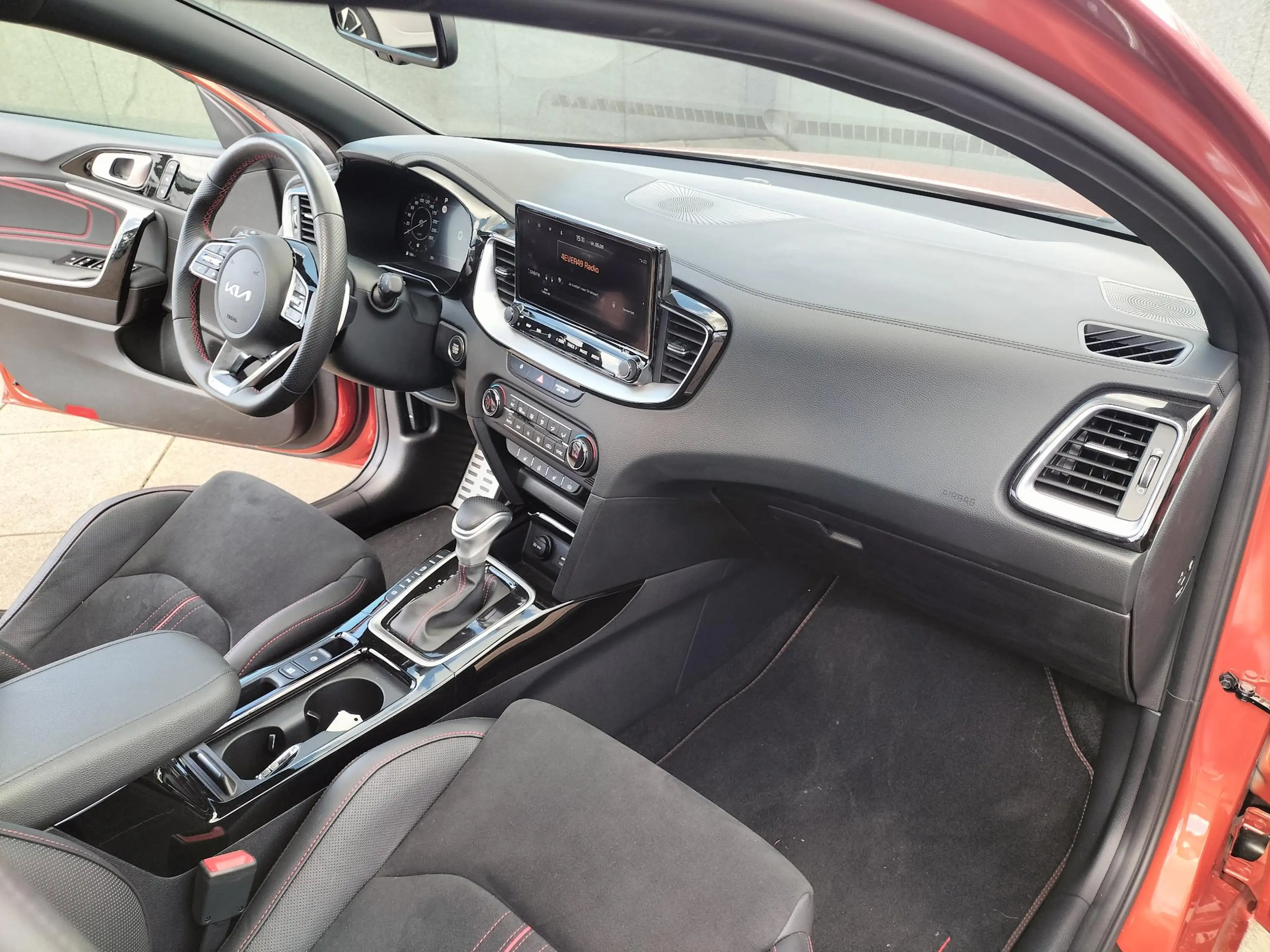 Kia ProCeed / pro_cee'd 1.6 T-GDi GT 204PK / Schuifdak / Trekhaak / JBL — photo 12
