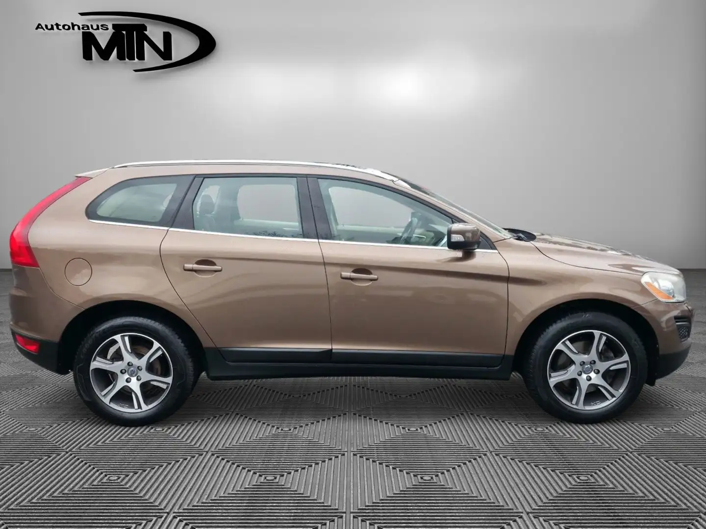 Volvo XC60 /ALLRAD/LEDER/NAVI/R.KAMERA/VOLL-SCHECKHEFT Braun - 2