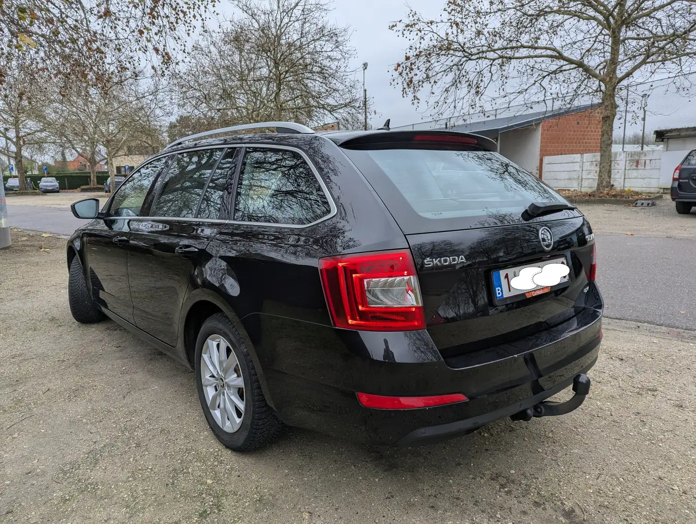 Skoda Octavia Combi 2.0 TDI 4x4 DSG 135kW Zwart - 2