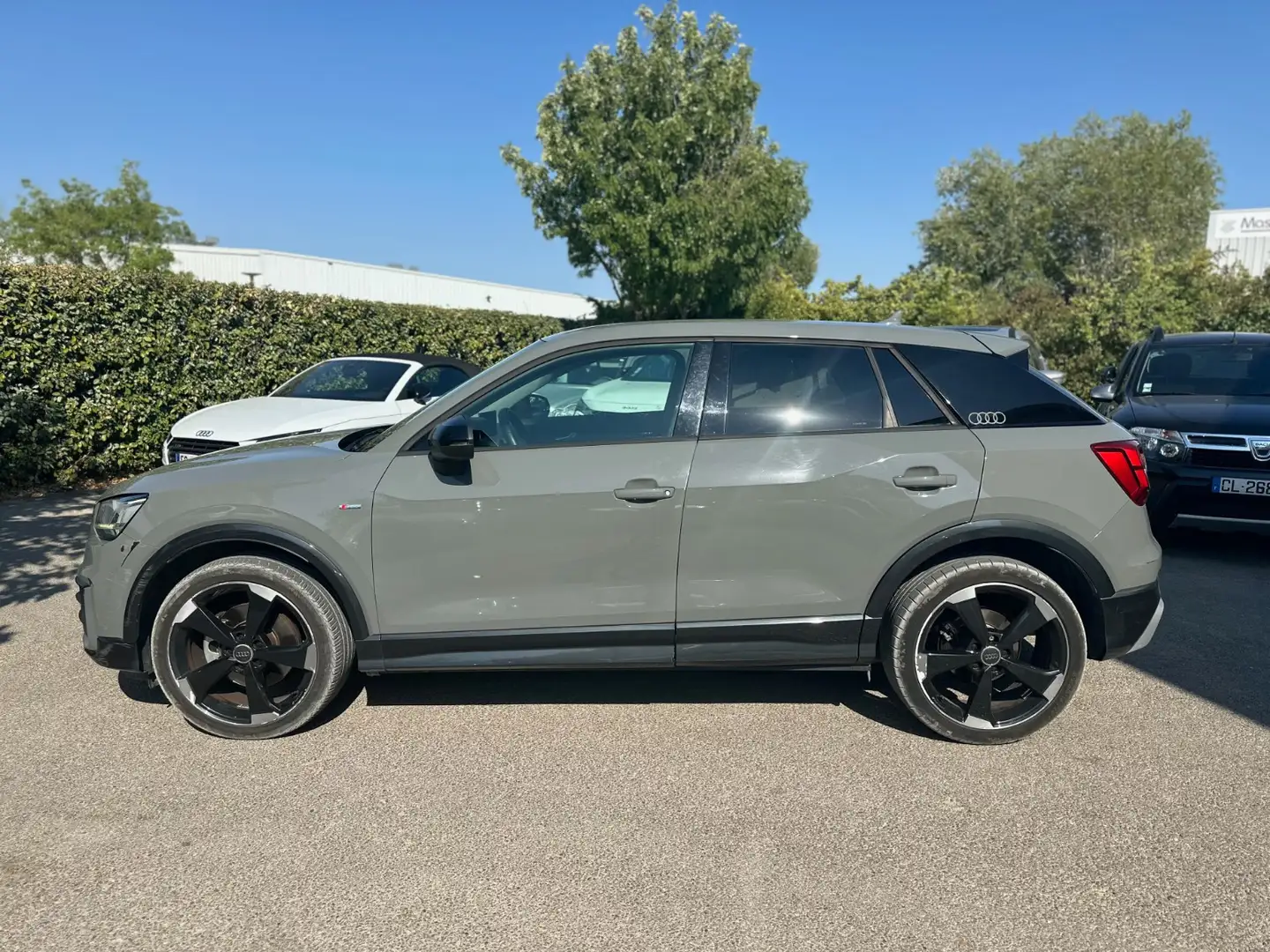 Audi Q2 S Line Gris - 2