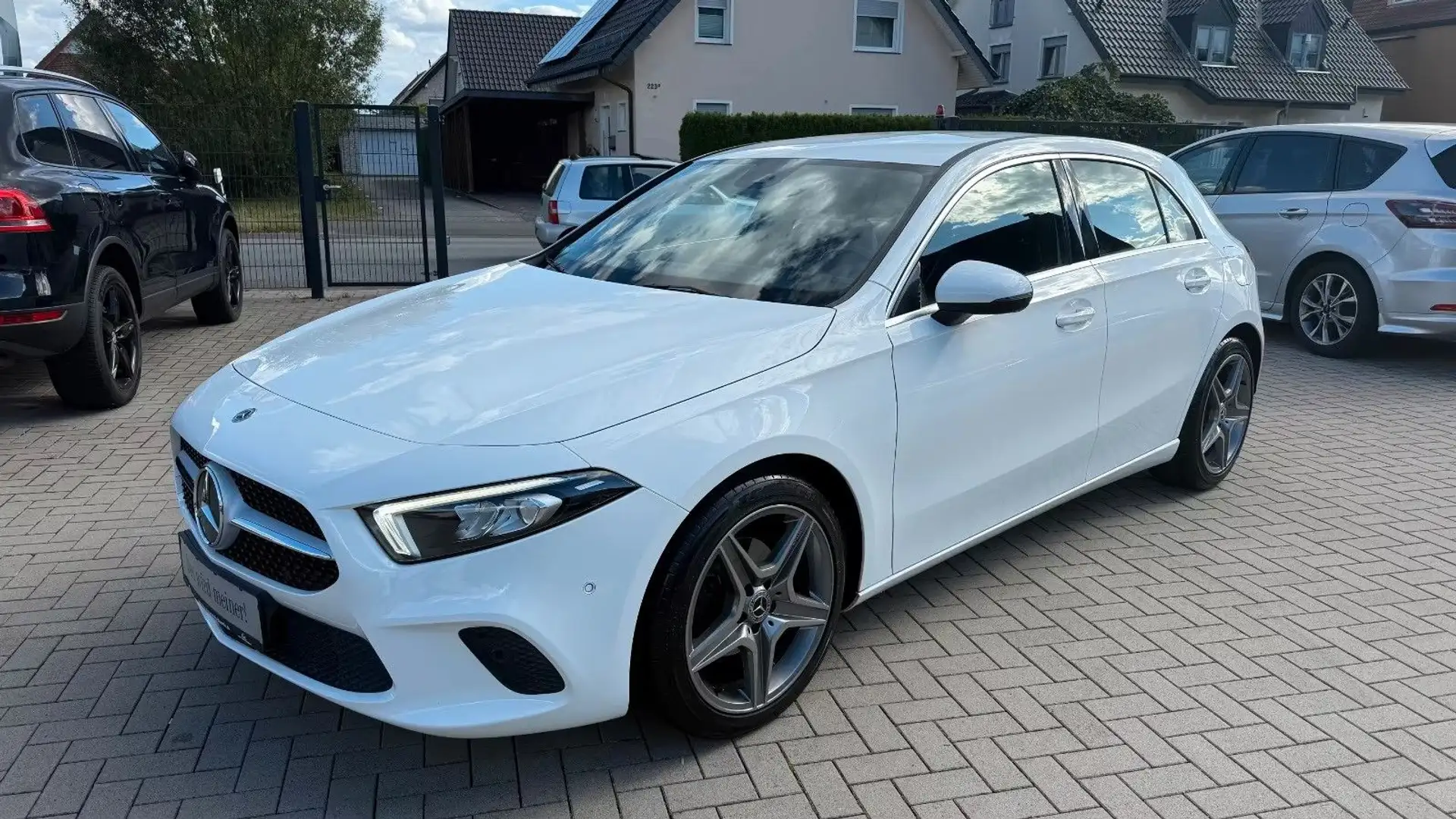 Mercedes-Benz A 180 Progressive-NAVI-LED-Automatik-Kamera-18LM Weiß - 1