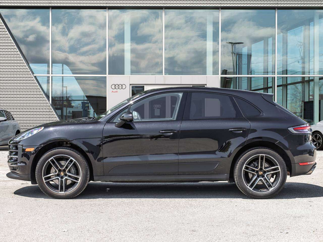2021 Porsche Macan Premium Package Plus | 20" Wheels — снимка 1