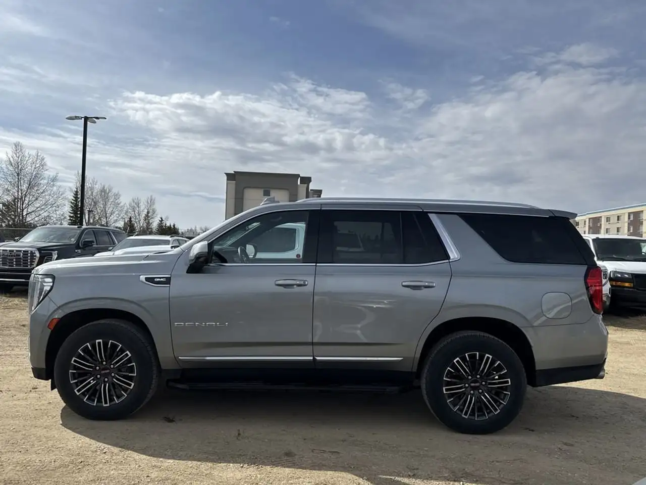 GMC Yukon снимка GMC Yukon