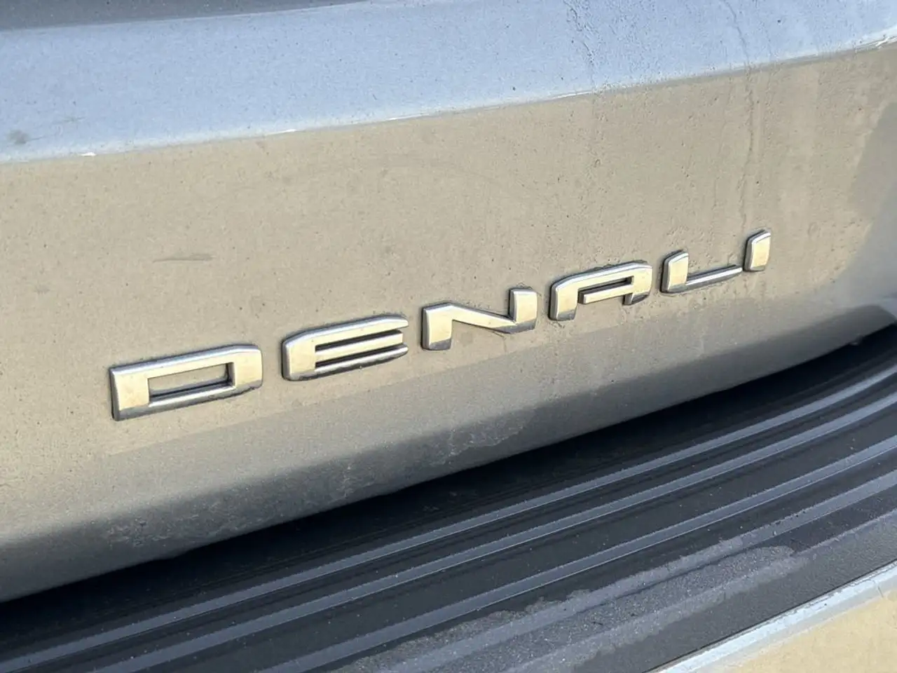 GMC Yukon снимка GMC Yukon