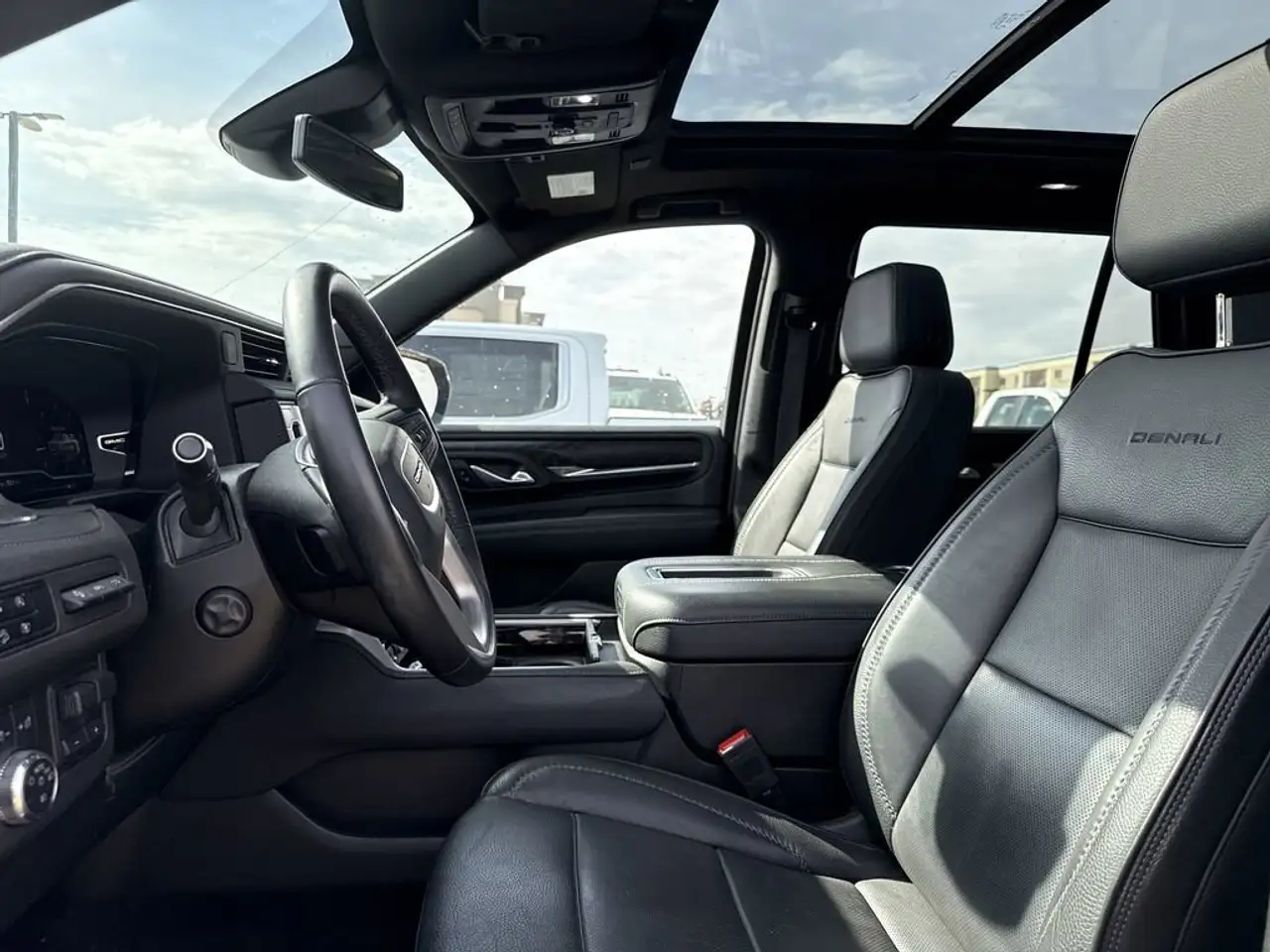 GMC Yukon снимка GMC Yukon
