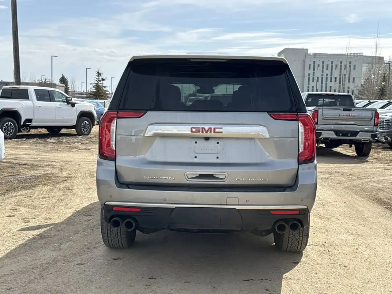 GMC Yukon снимка GMC Yukon