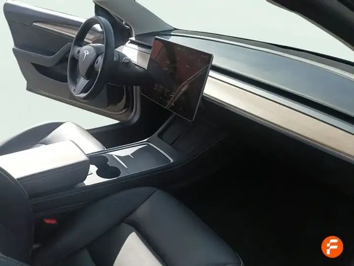 Tesla Model 3 2023, foto 22