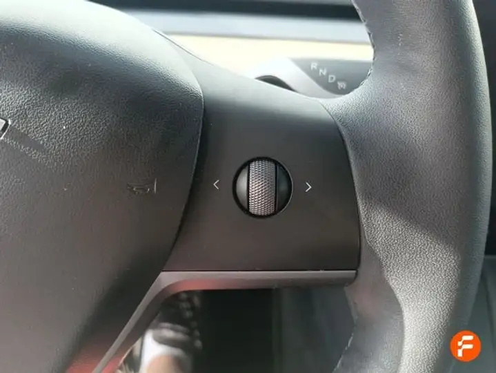Tesla Model 3 2023, foto 18