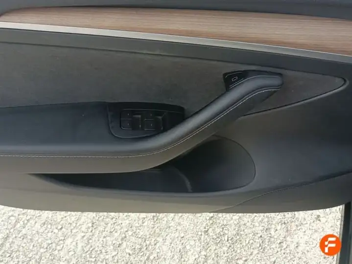 Tesla Model 3 2023, foto 28