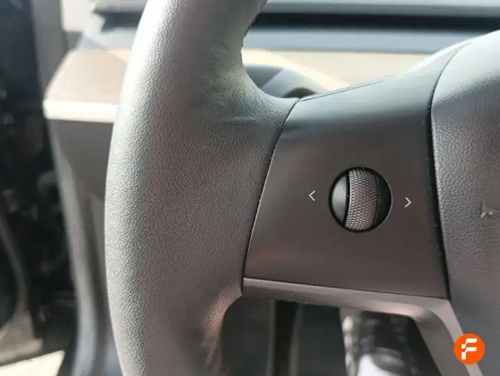 Tesla Model 3 2023, foto 29