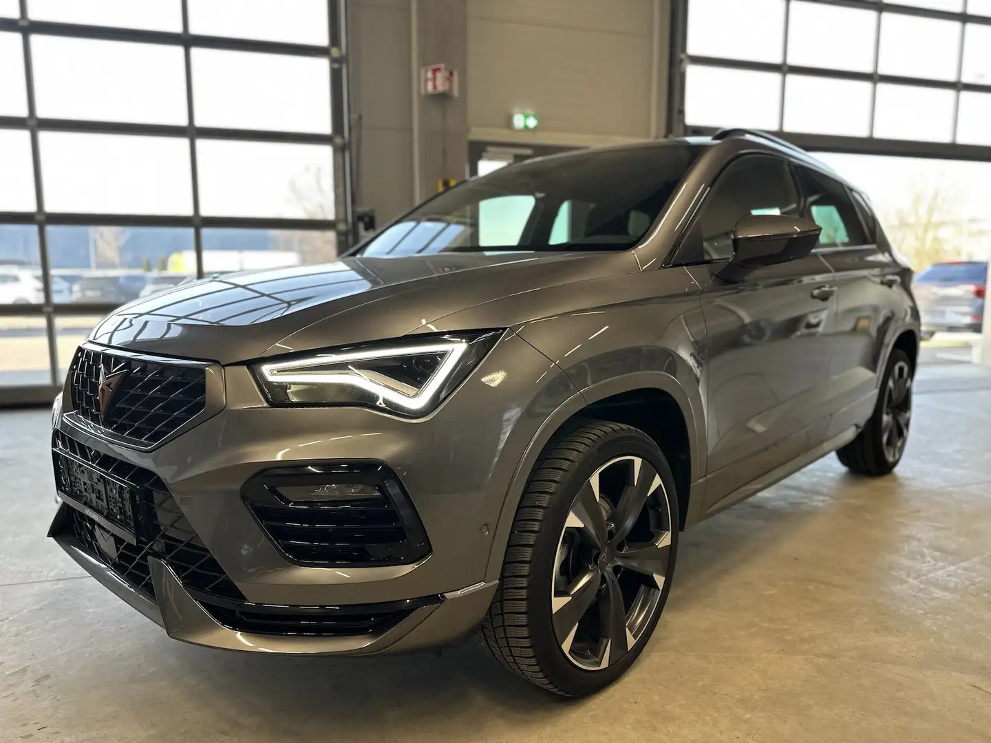 CUPRA Ateca 1,5TSI DSG AHK Assist XL WSS heizbar Gris - 1