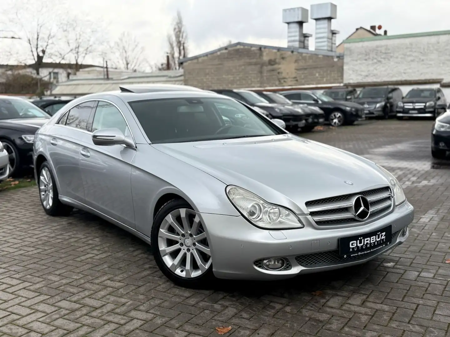 Mercedes-Benz CLS 350 CGI Comand*Keyless*Belüftung*GSD*PTS Silber - 1