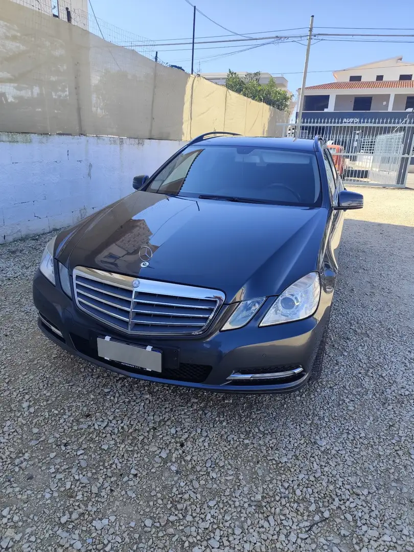 Mercedes-Benz 200 - 1